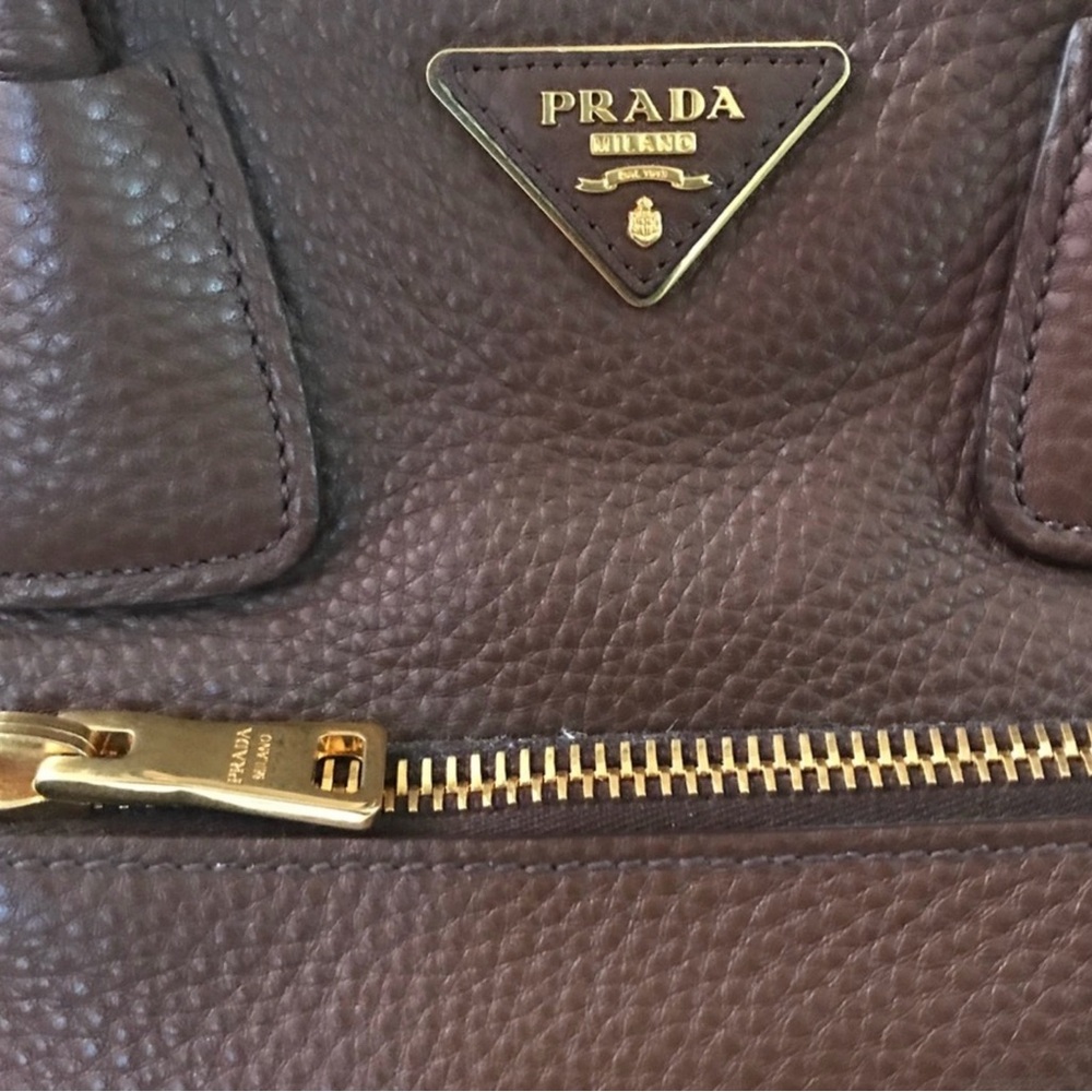 Brown leather 💯 authentic Prada purse - Picture 7 of 11